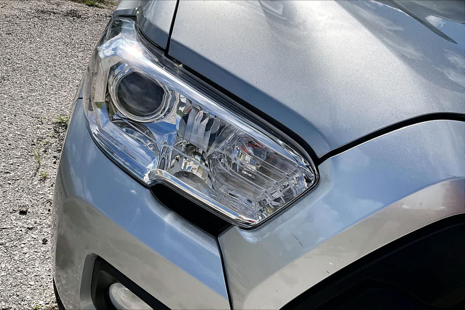 Used 2023 Toyota Tacoma SR5 RWD image 28