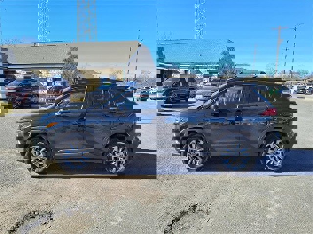 Used 2024 Toyota Corolla Cross LE image 18