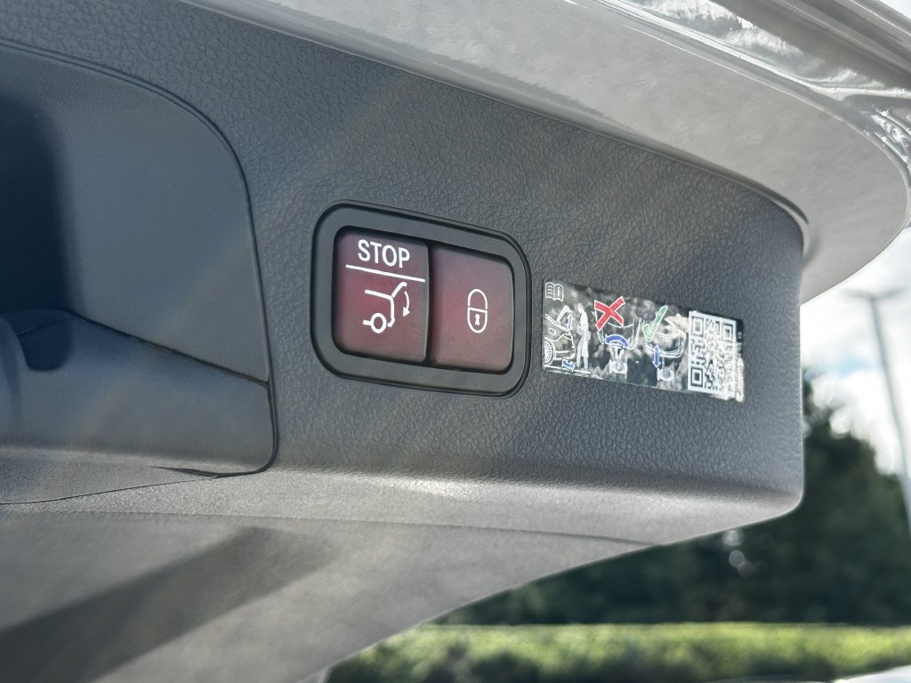 New 2026 Mercedes-Benz GLS 450 4MATIC image 22