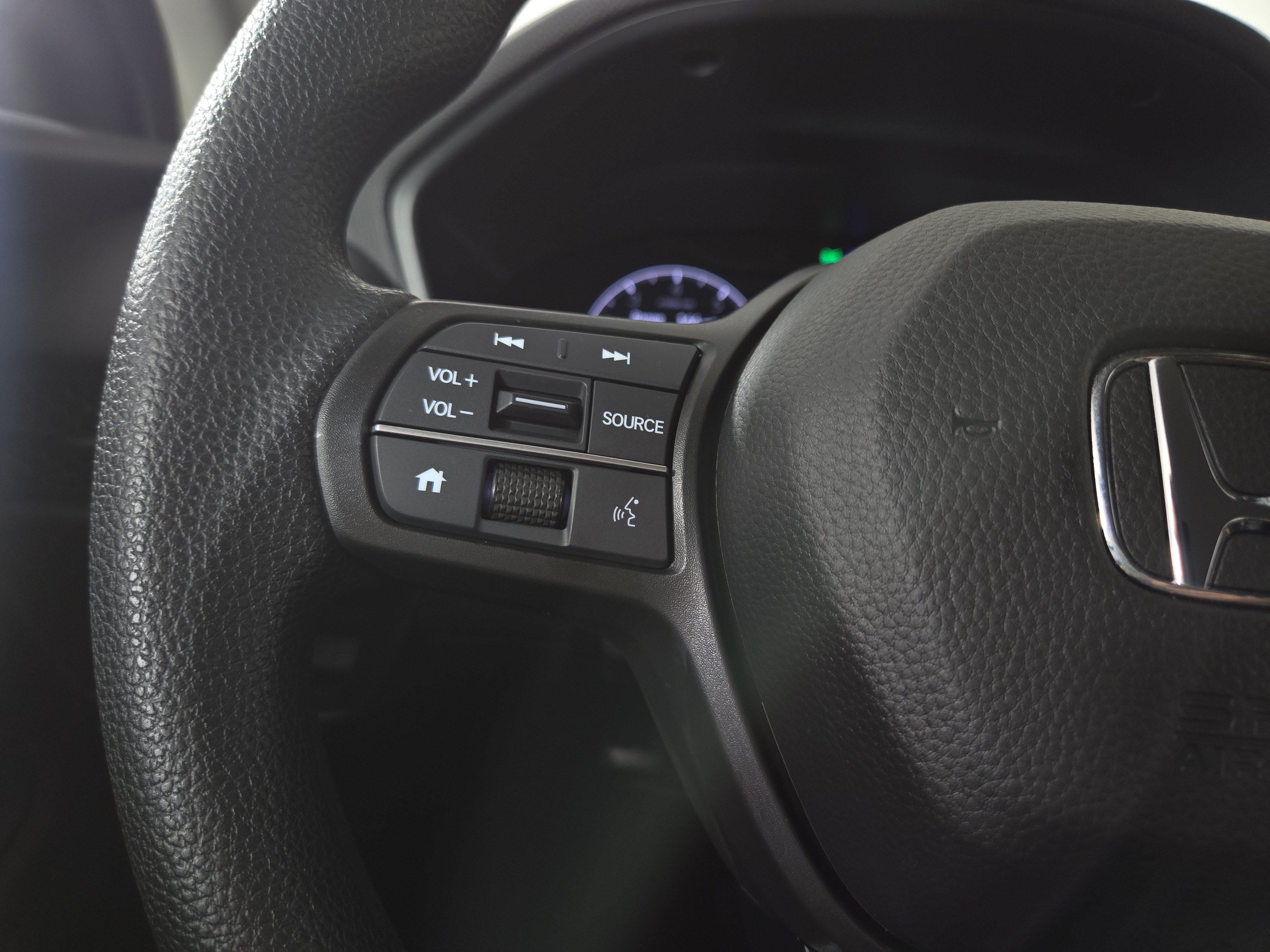 Used 2025 Honda HR-V LX image 15