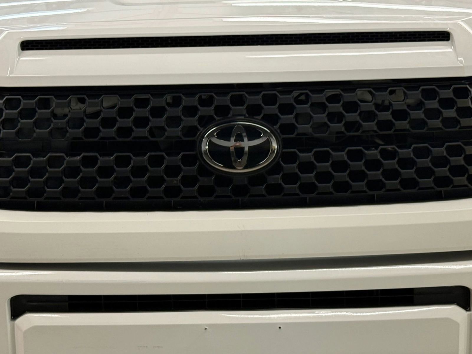 Used 2018 Toyota Tundra Platinum AWD/4WD image 5