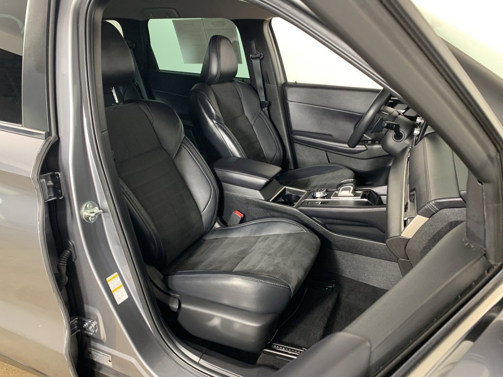 Used 2023 Mitsubishi Outlander SE image 38