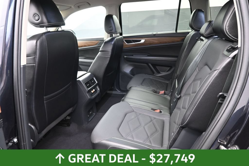 Used 2024 Volkswagen Atlas SE AWD/4WD image 18