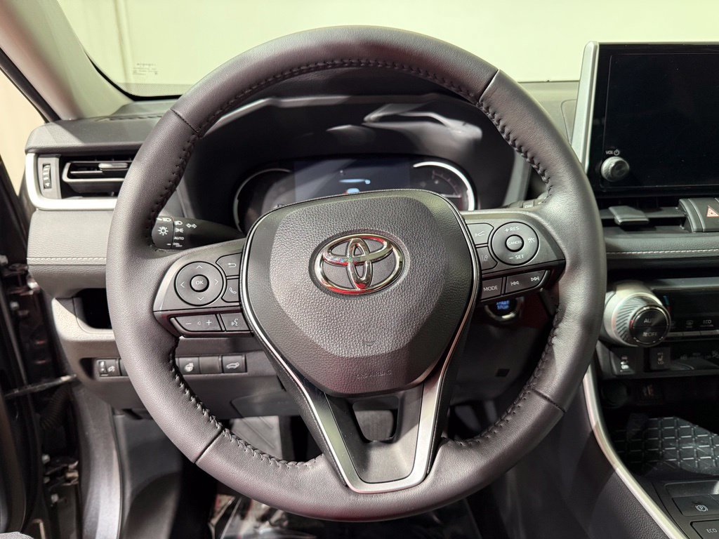 Certified 2025 Toyota RAV4 XLE AWD/4WD image 24