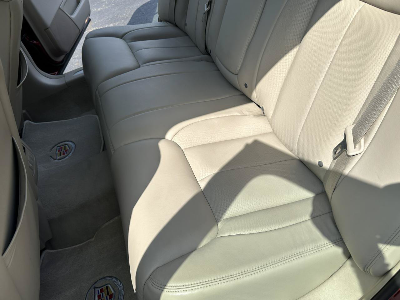 Used 2008 Cadillac DTS FWD image 32
