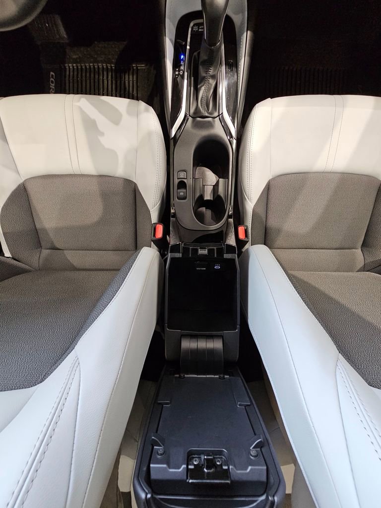 Used 2023 Toyota Corolla XSE image 25