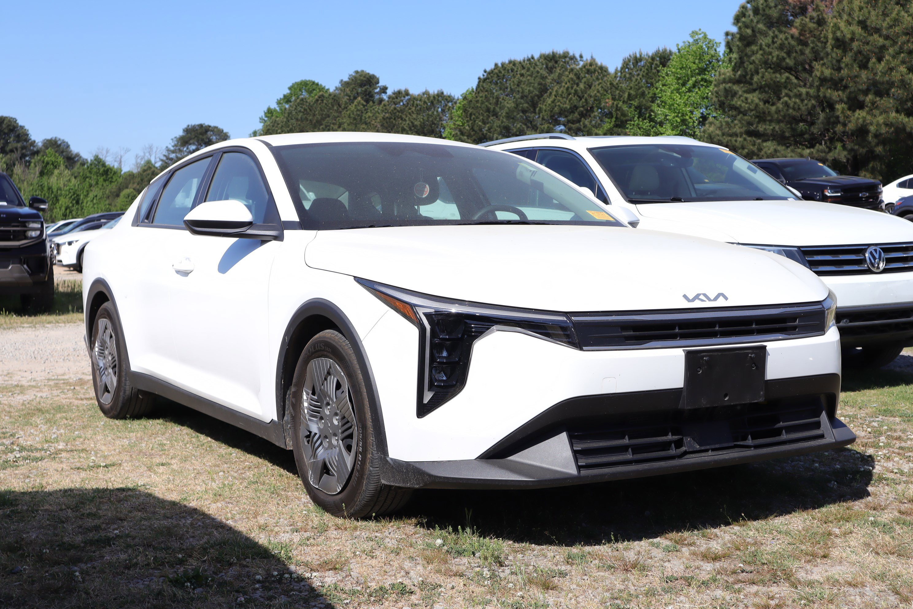 Used 2025 Kia K4 LX FWD image 2