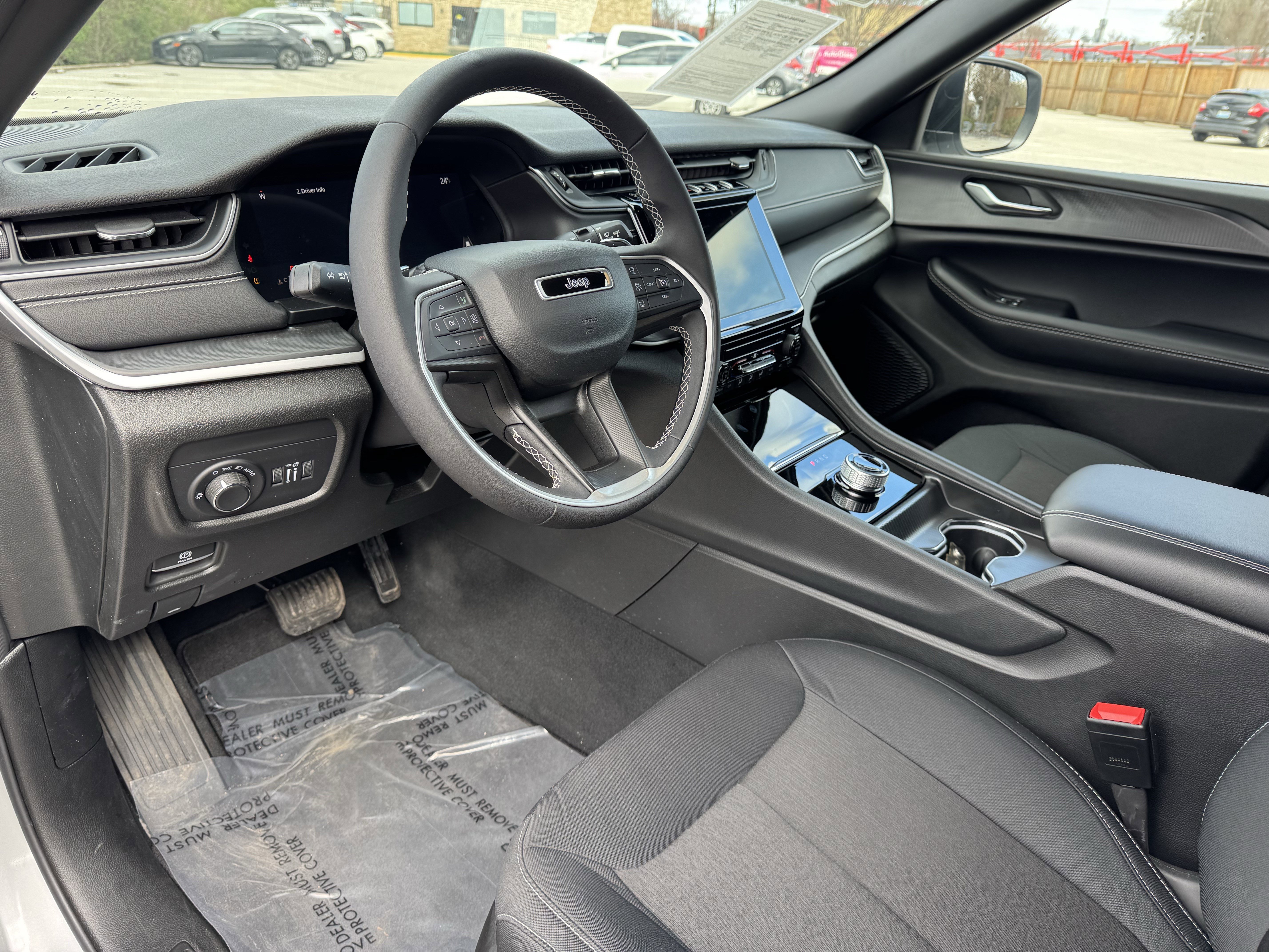 Used 2024 Jeep Grand Cherokee Laredo w/ MOPAR Finishing Package image 27