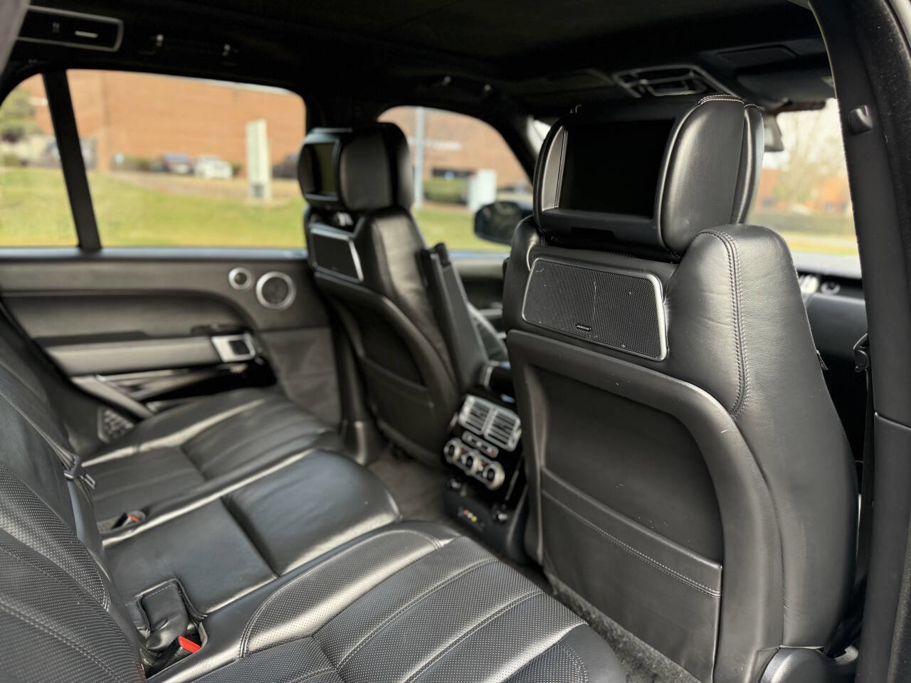 Used 2015 Land Rover Range Rover Autobiography image 16