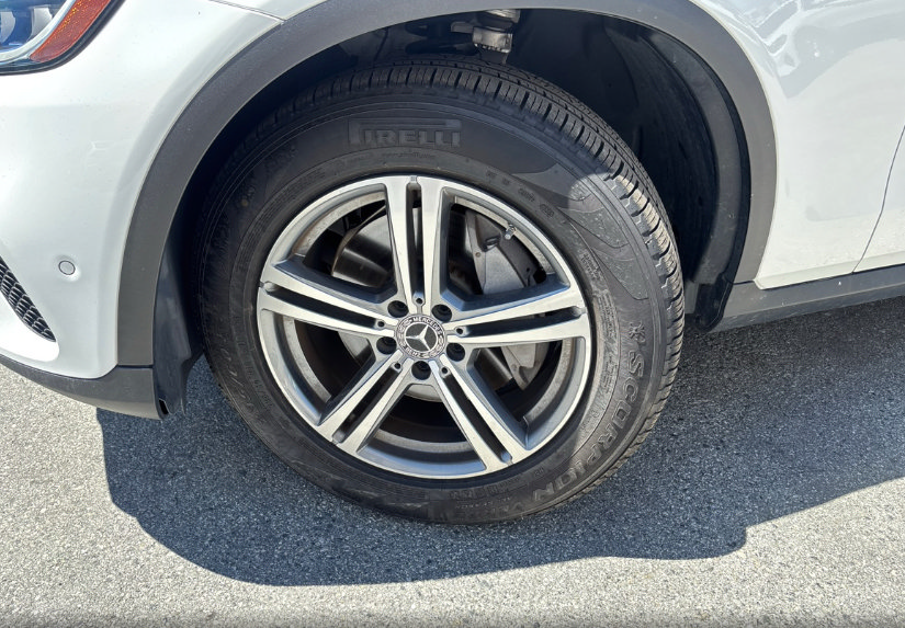Used 2021 Mercedes-Benz GLC 300 image 7