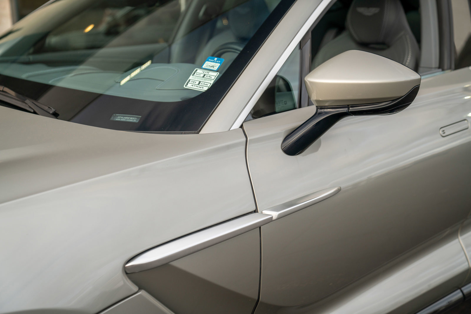 Used 2021 Aston Martin DBX image 45