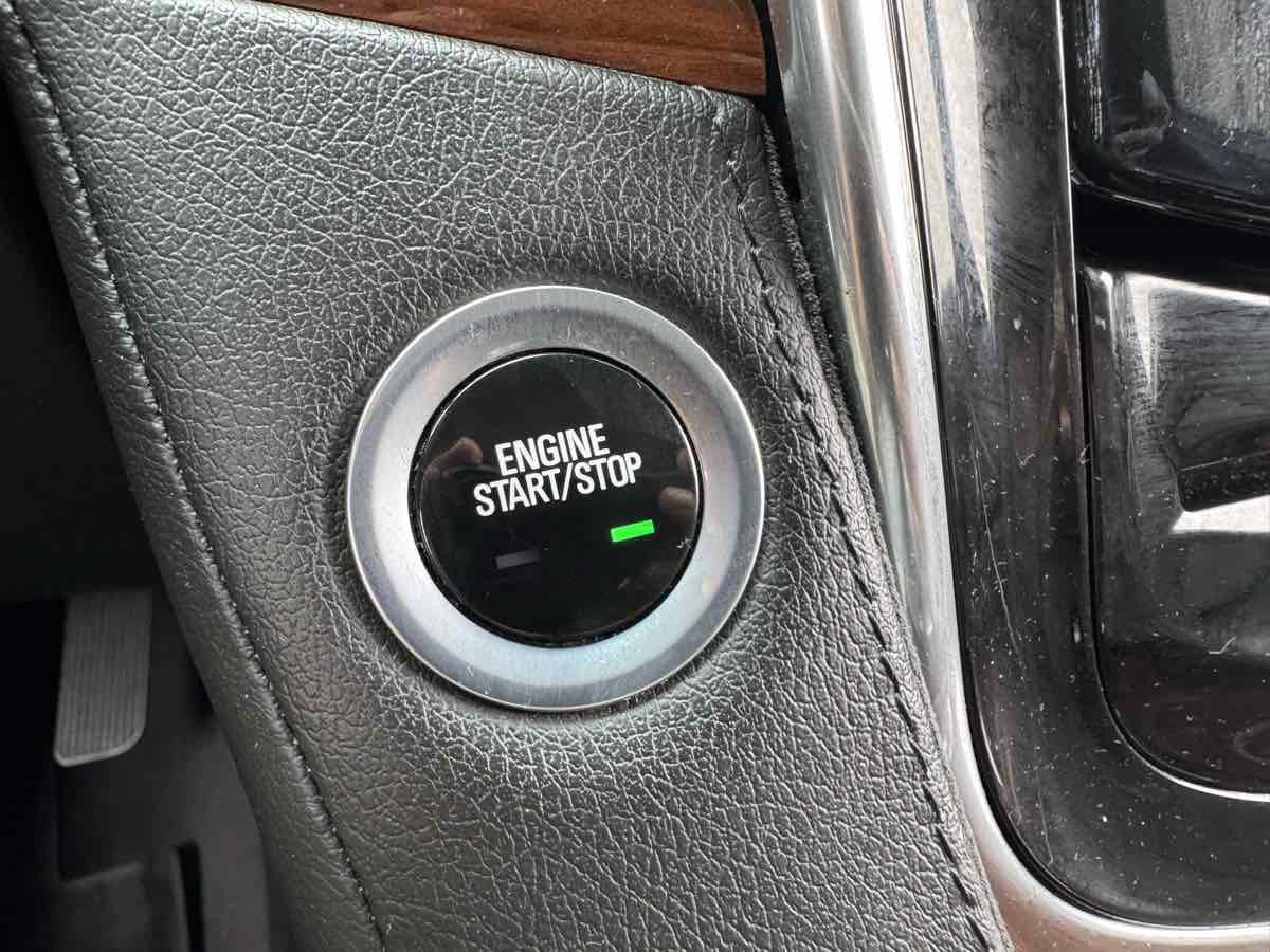 Used 2017 Cadillac Escalade Luxury image 35