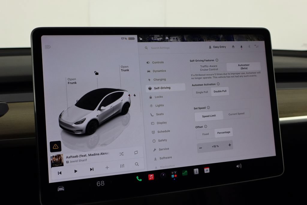 Used 2023 Tesla Model Y Long Range AWD/4WD image 31