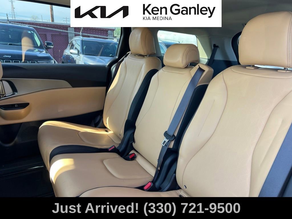 Used 2024 Kia Carnival LX FWD image 10