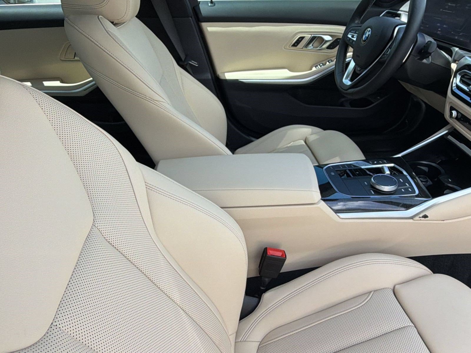 Used 2024 BMW 330i Sedan w/ Premium Package RWD image 24