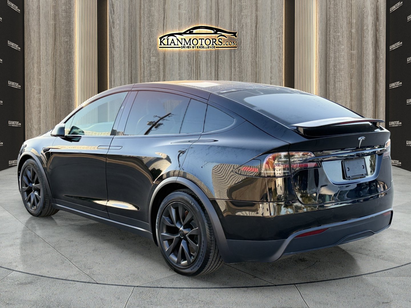 Used 2023 Tesla Model X AWD/4WD image 9