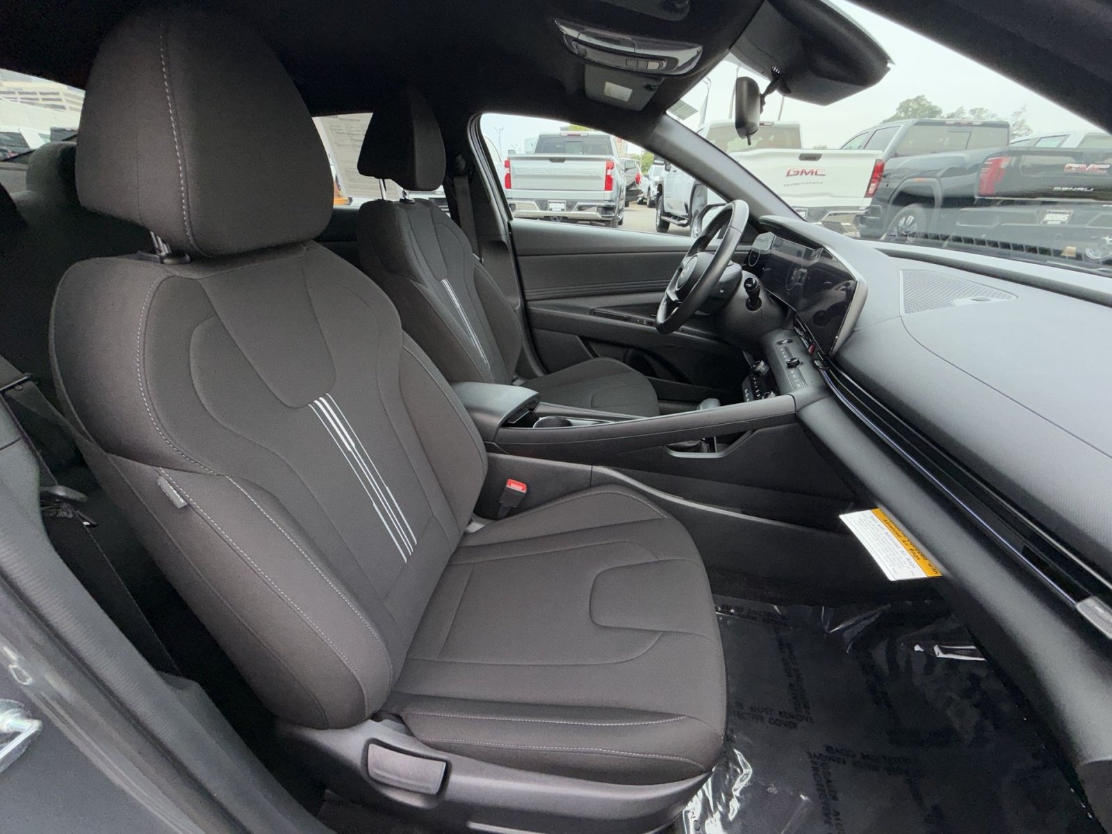 Used 2025 Hyundai Elantra SEL FWD image 26