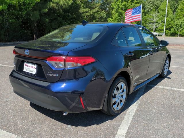 Used 2024 Toyota Corolla LE AWD/4WD image 4