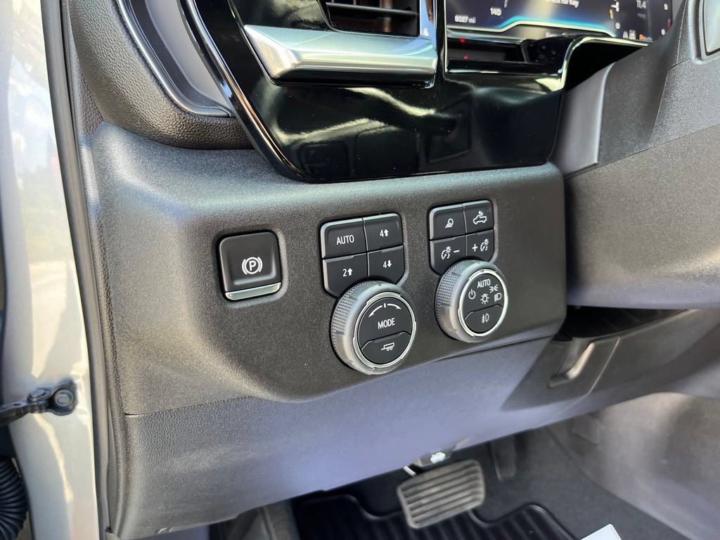 Used 2025 Chevrolet Silverado 2500 LTZ w/ LTZ Convenience Package AWD/4WD image 8