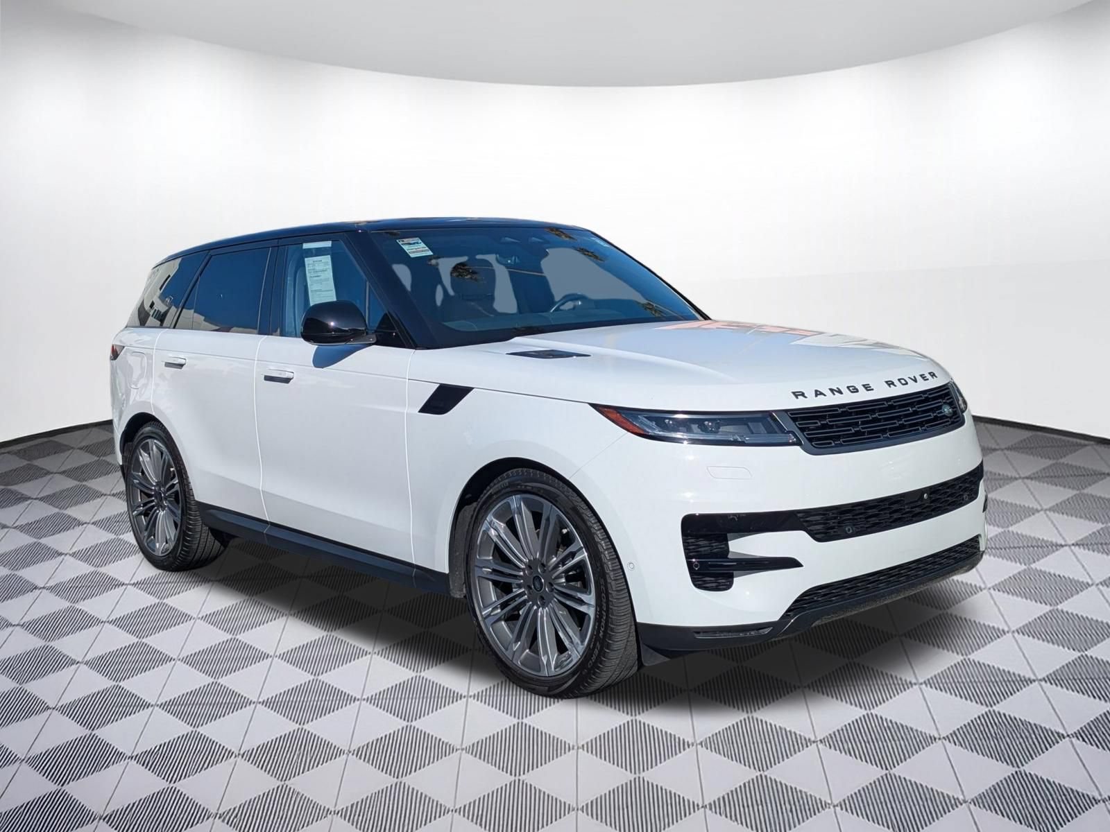 Used 2024 Land Rover Range Rover Sport SE AWD/4WD image 7