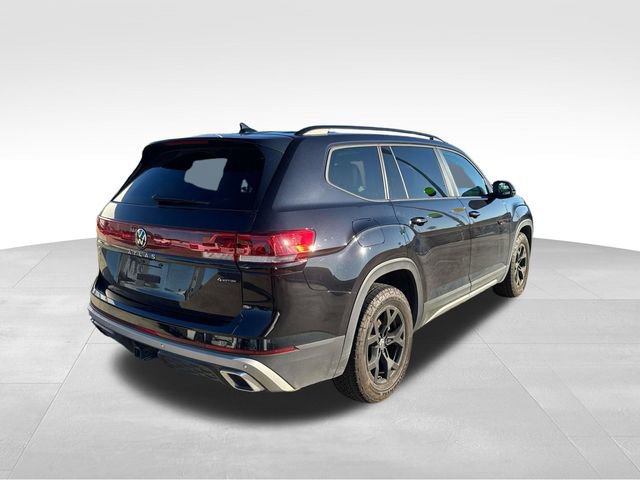 Used 2024 Volkswagen Atlas Peak Edition SE image 7
