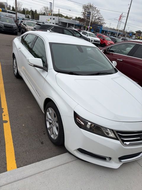 Used 2016 Chevrolet Impala LT FWD image 3