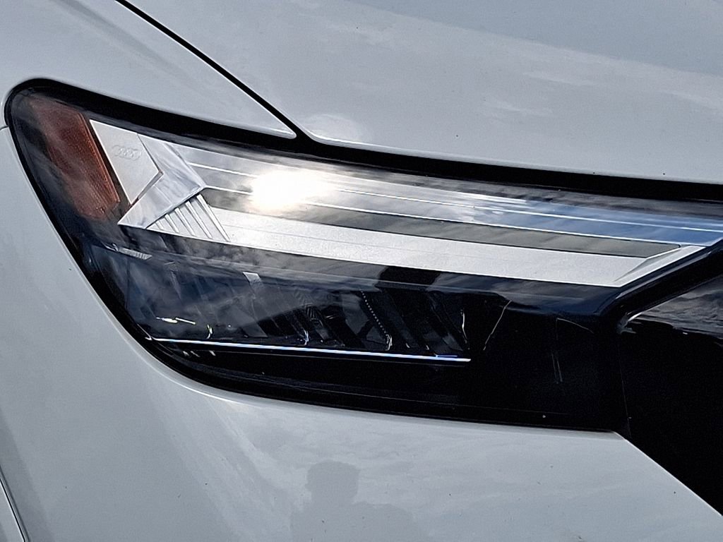 Used 2023 Audi Q4 e-tron Premium Plus w/ Premium Plus image 9