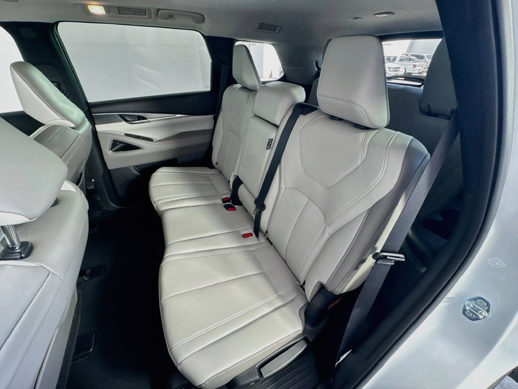 Certified 2027 INFINITI QX60 Luxe w/ Cargo Package FWD image 26