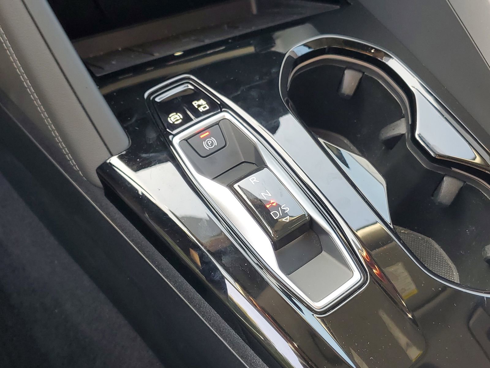 Used 2025 Audi Q5 Premium w/ Convenience Package image 30