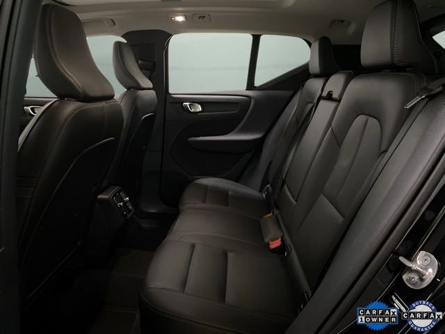 Used 2025 Volvo XC40 B5 Plus image 19