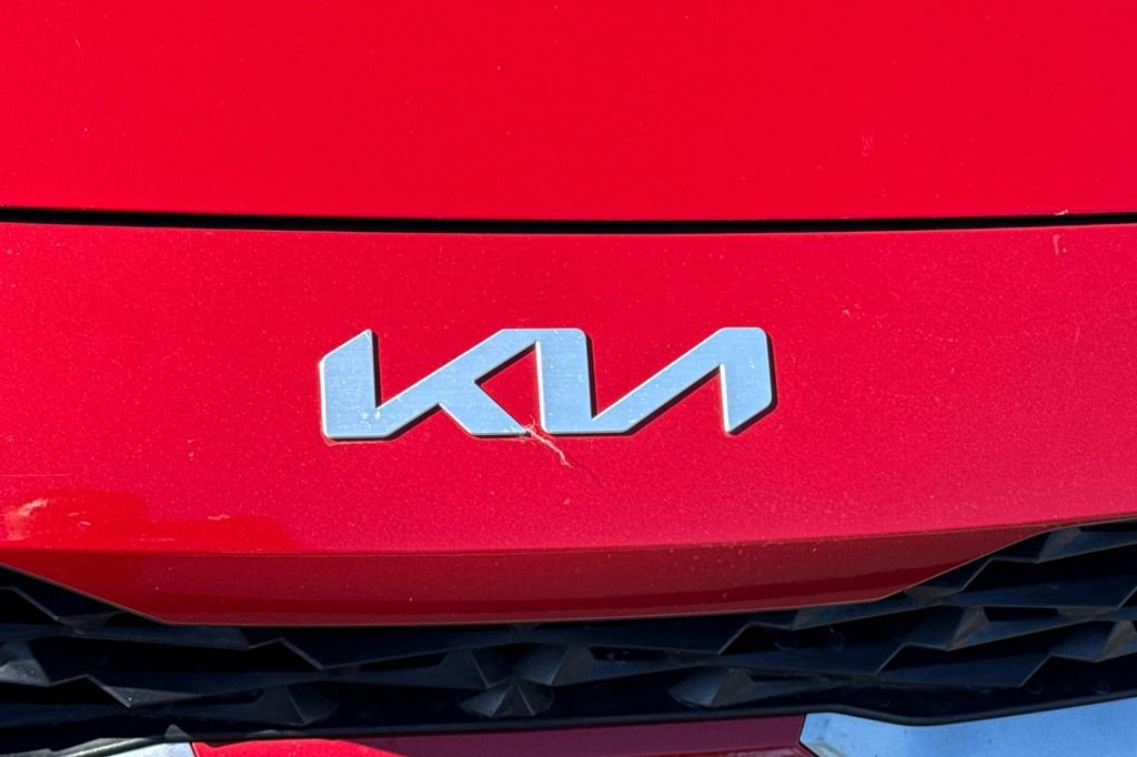 Used 2024 Kia Forte LXS image 8