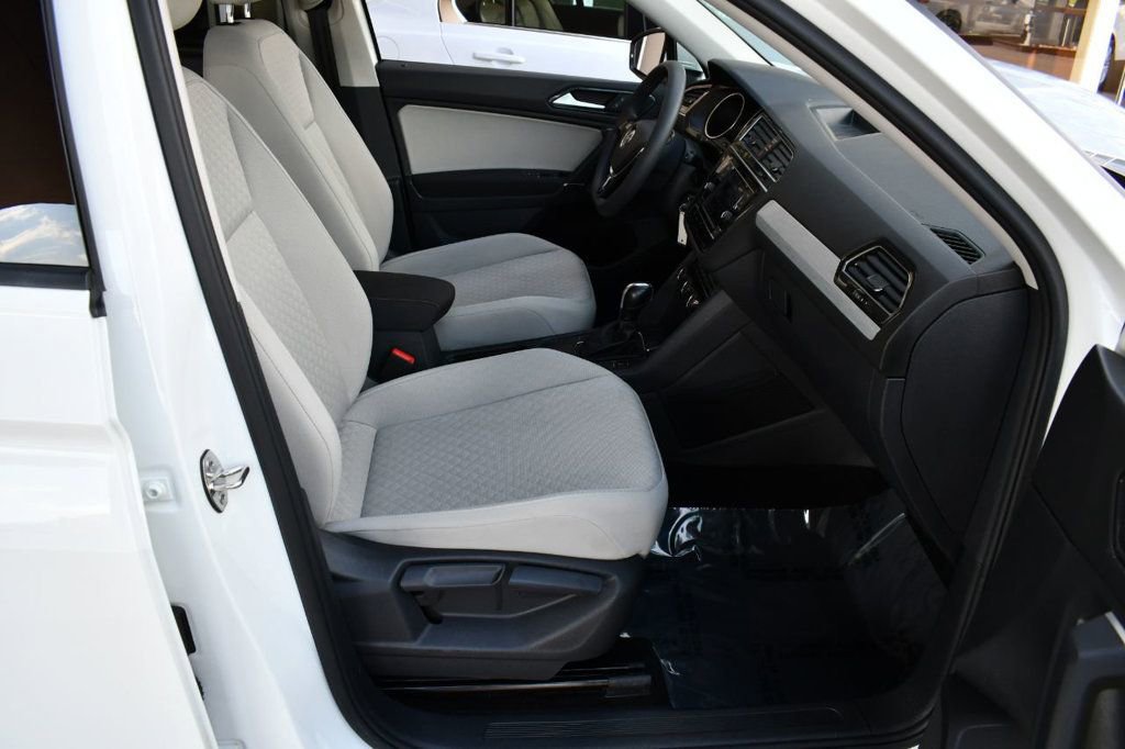 Used 2018 Volkswagen Tiguan S image 33