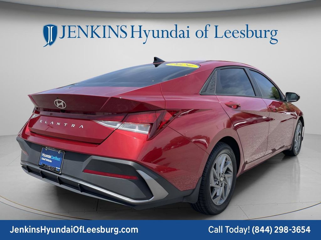 Certified 2024 Hyundai Elantra SEL FWD image 4
