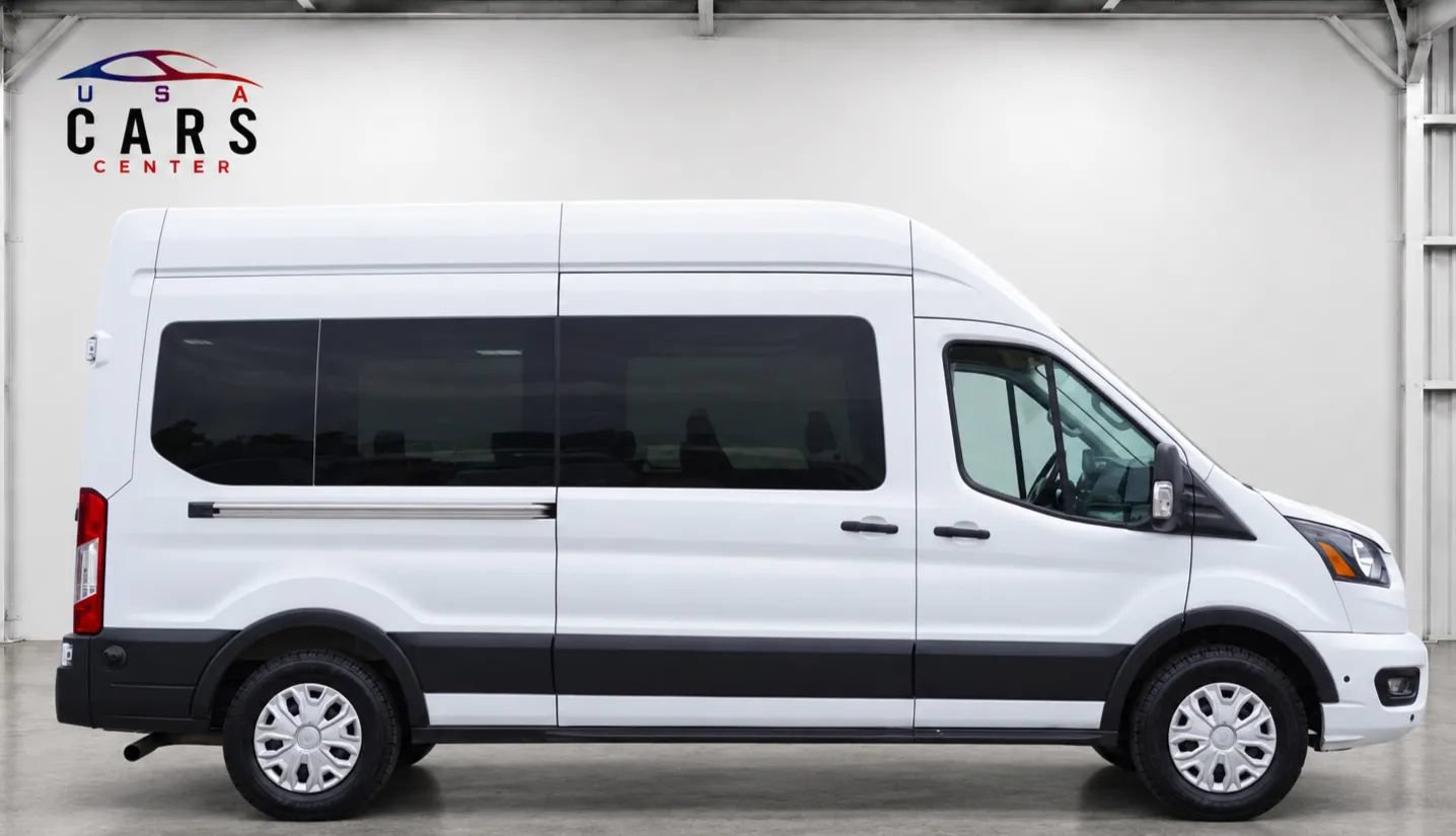 Used 2024 Ford Transit 350 XLT RWD image 2