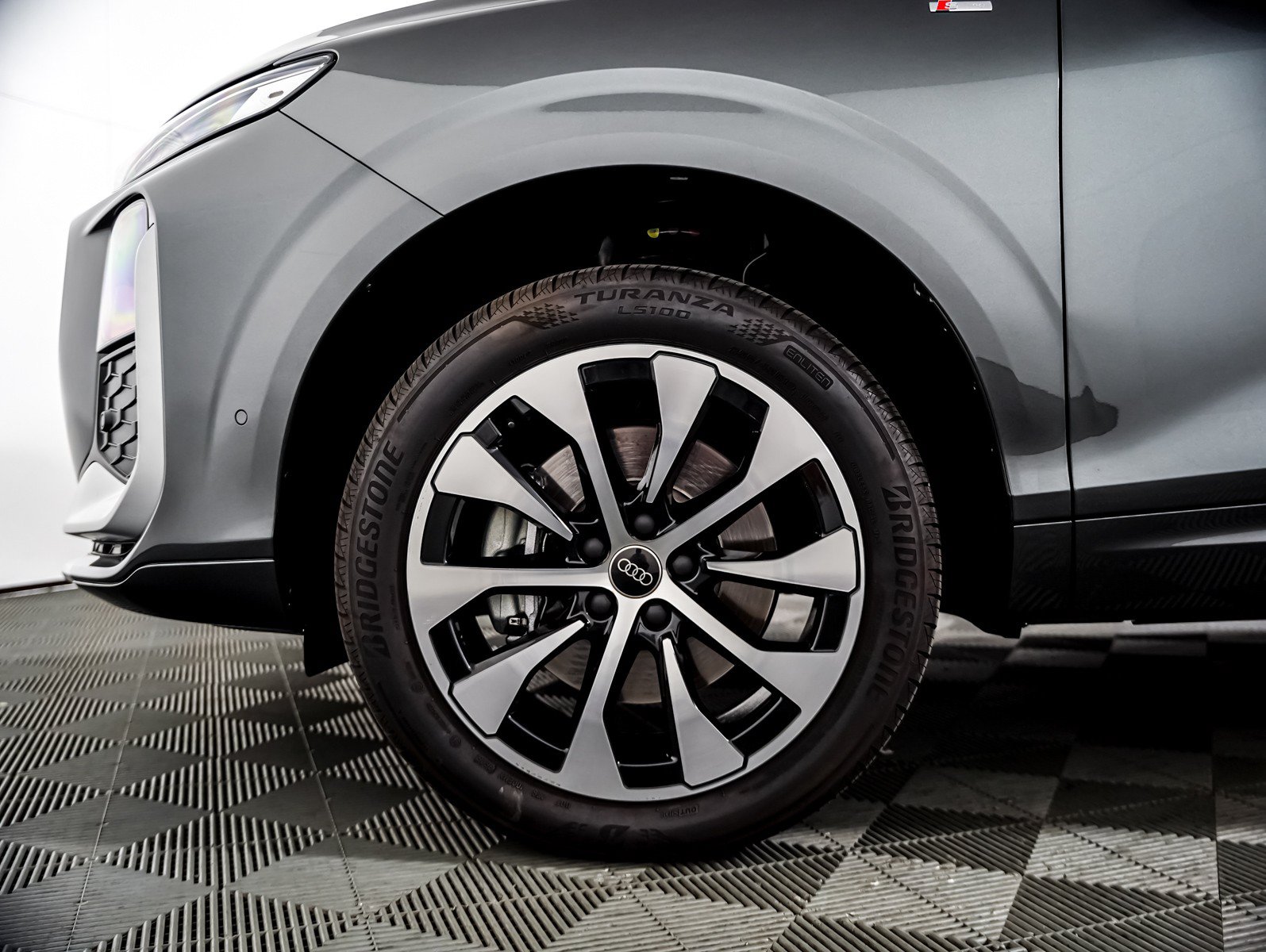 Certified 2026 Audi Q3 quattro 2.0T AWD/4WD image 6