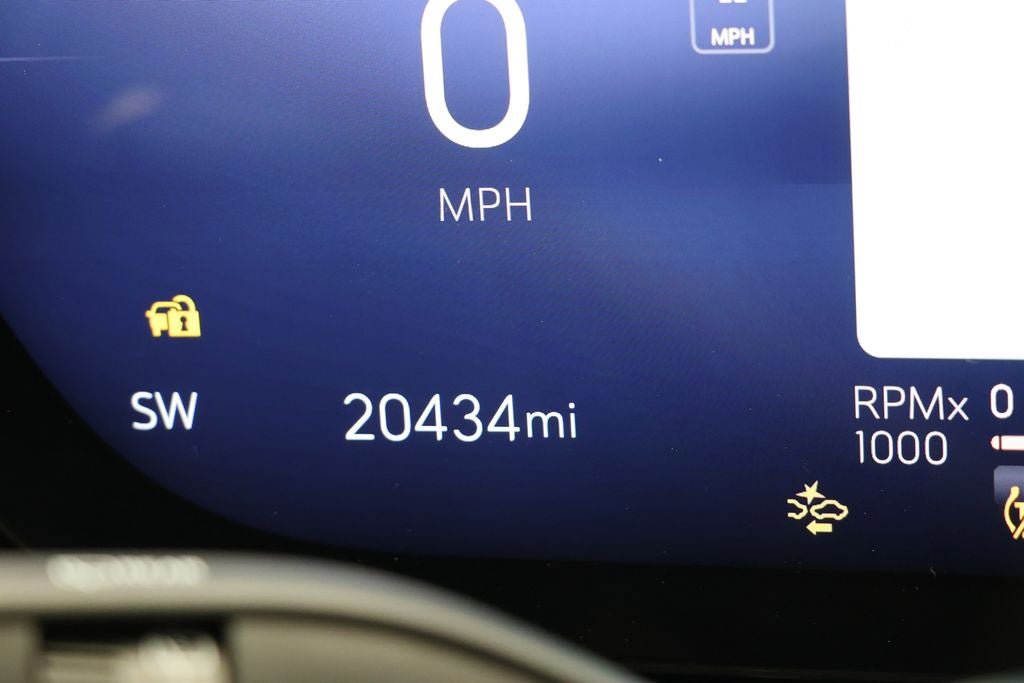 Used 2025 Buick Envision Preferred AWD/4WD image 17