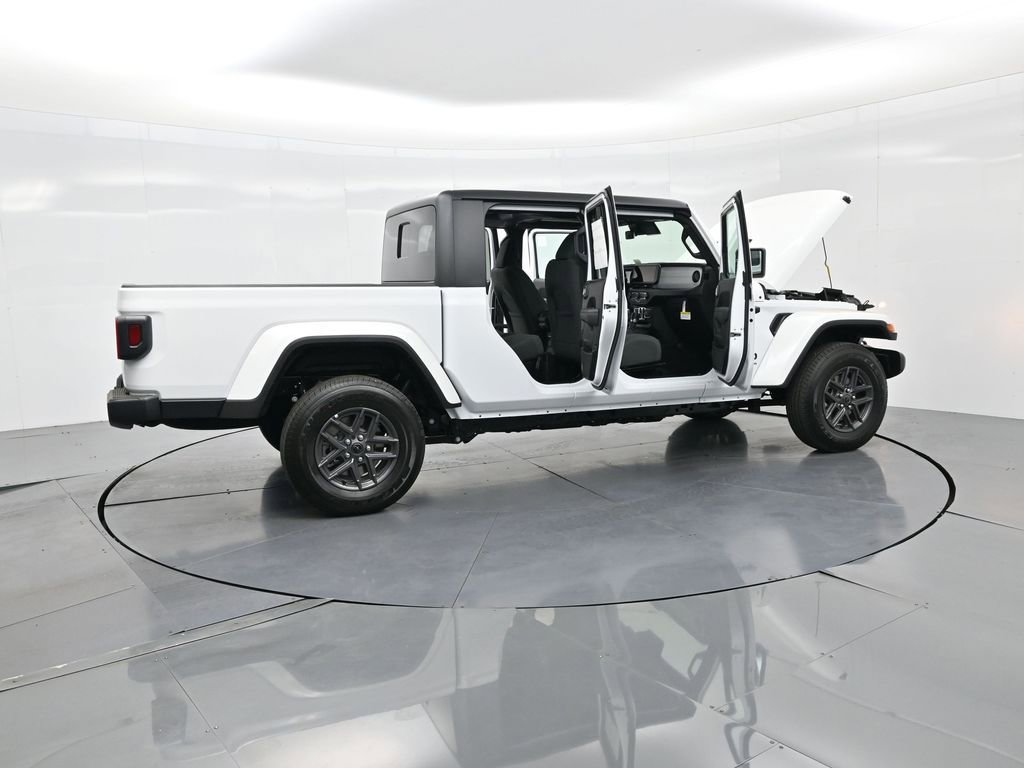 New 2025 Jeep Gladiator Sport image 31