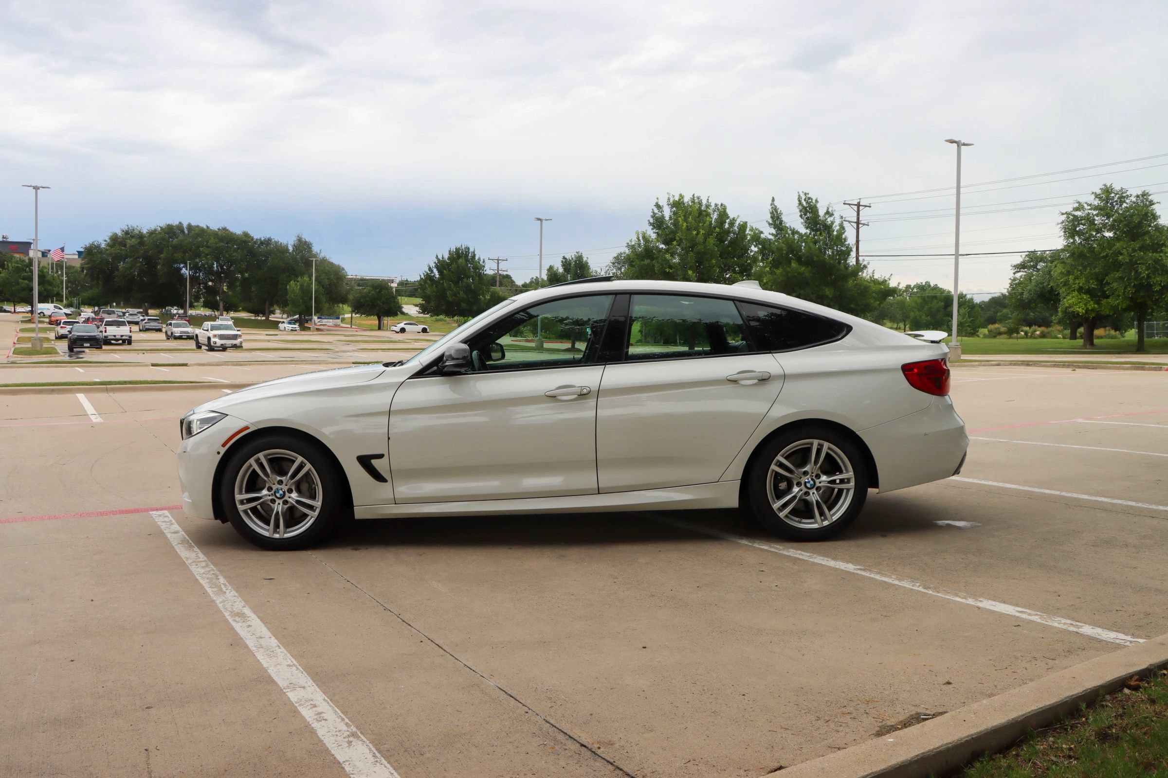 Used 2017 BMW 340i Gran Turismo xDrive AWD/4WD image 4