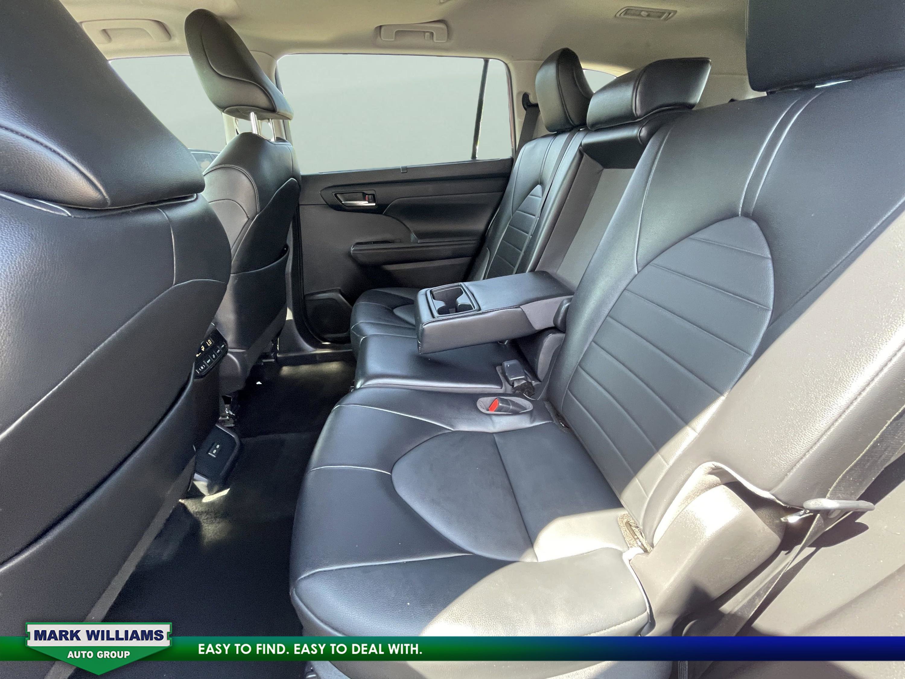 Used 2022 Toyota Highlander XLE image 13