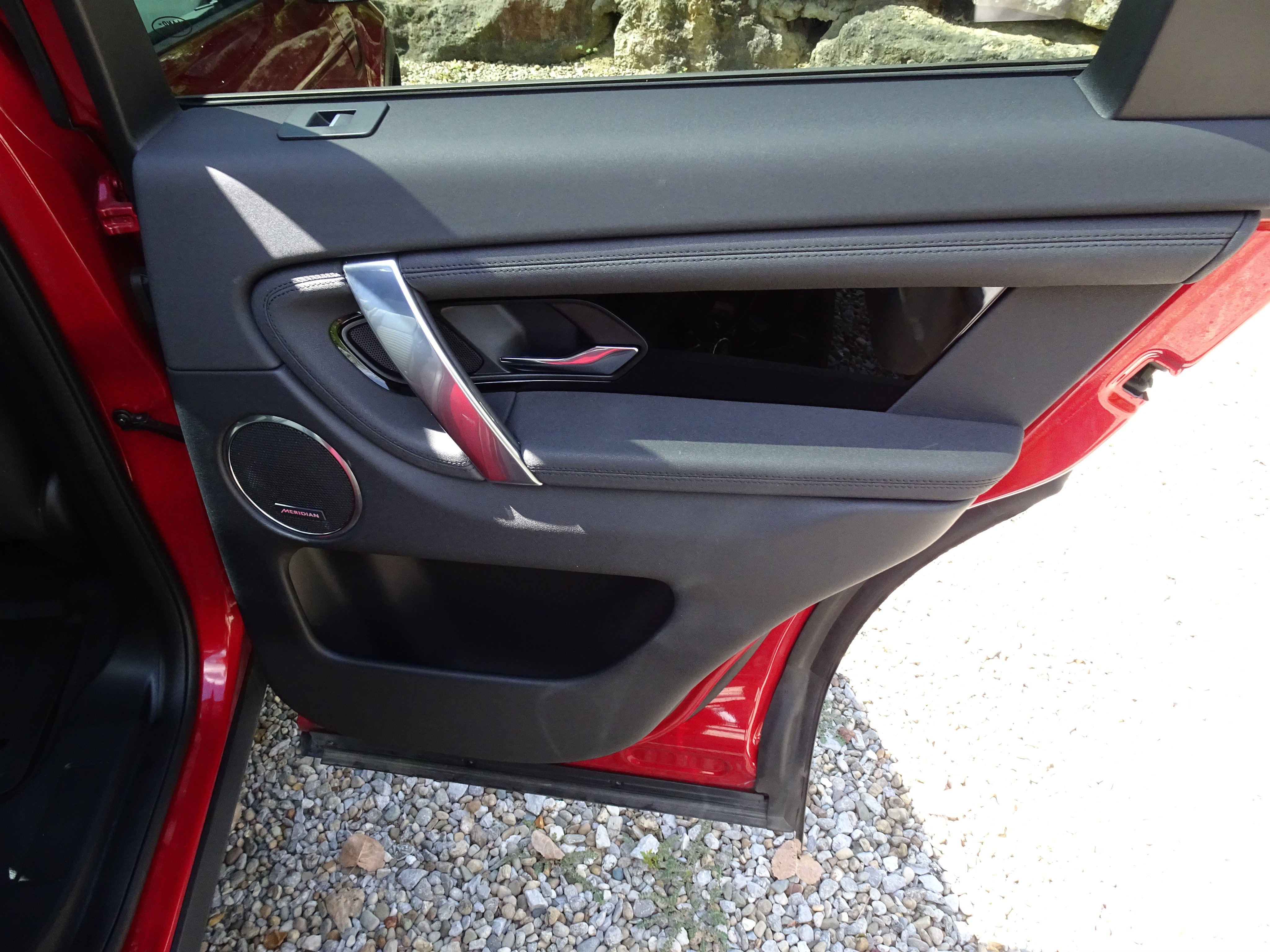 Used 2023 Land Rover Discovery Sport SE image 23