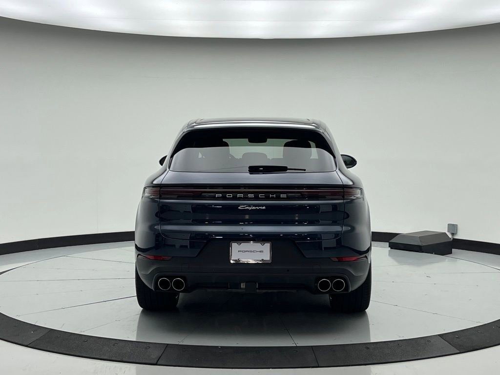 Used 2025 Porsche Cayenne image 9