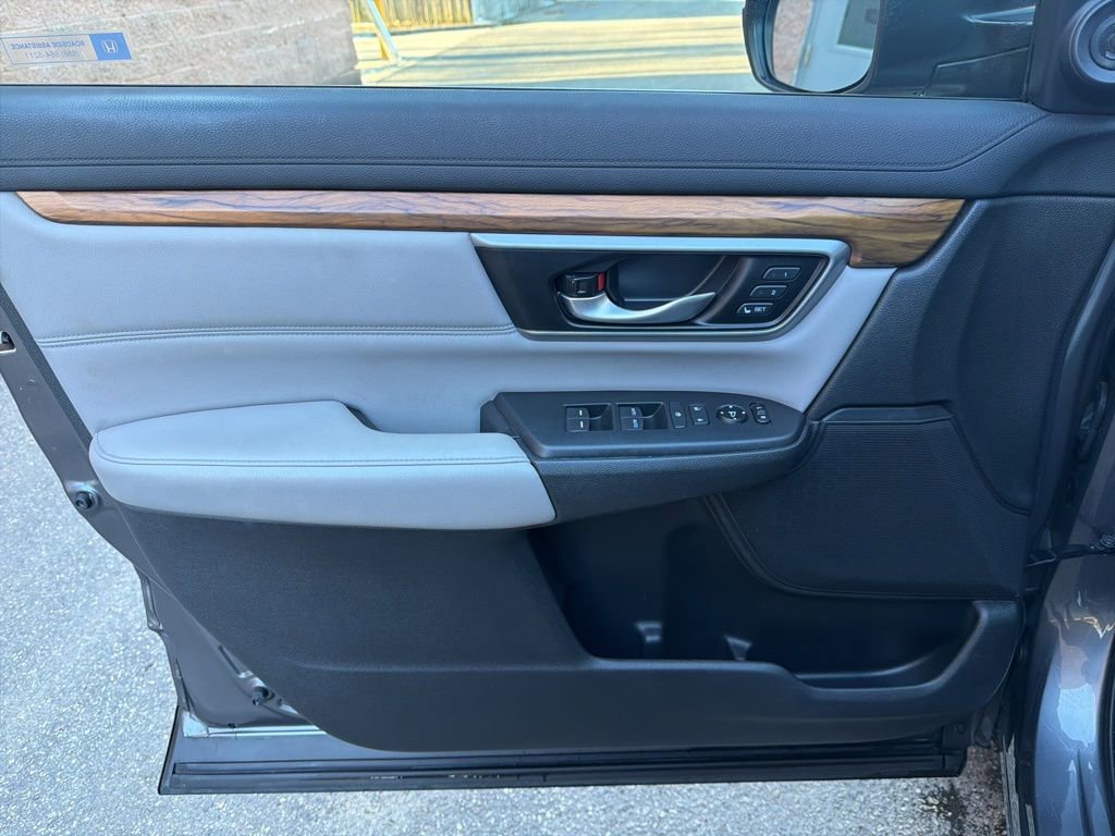Used 2017 Honda CR-V Touring image 11