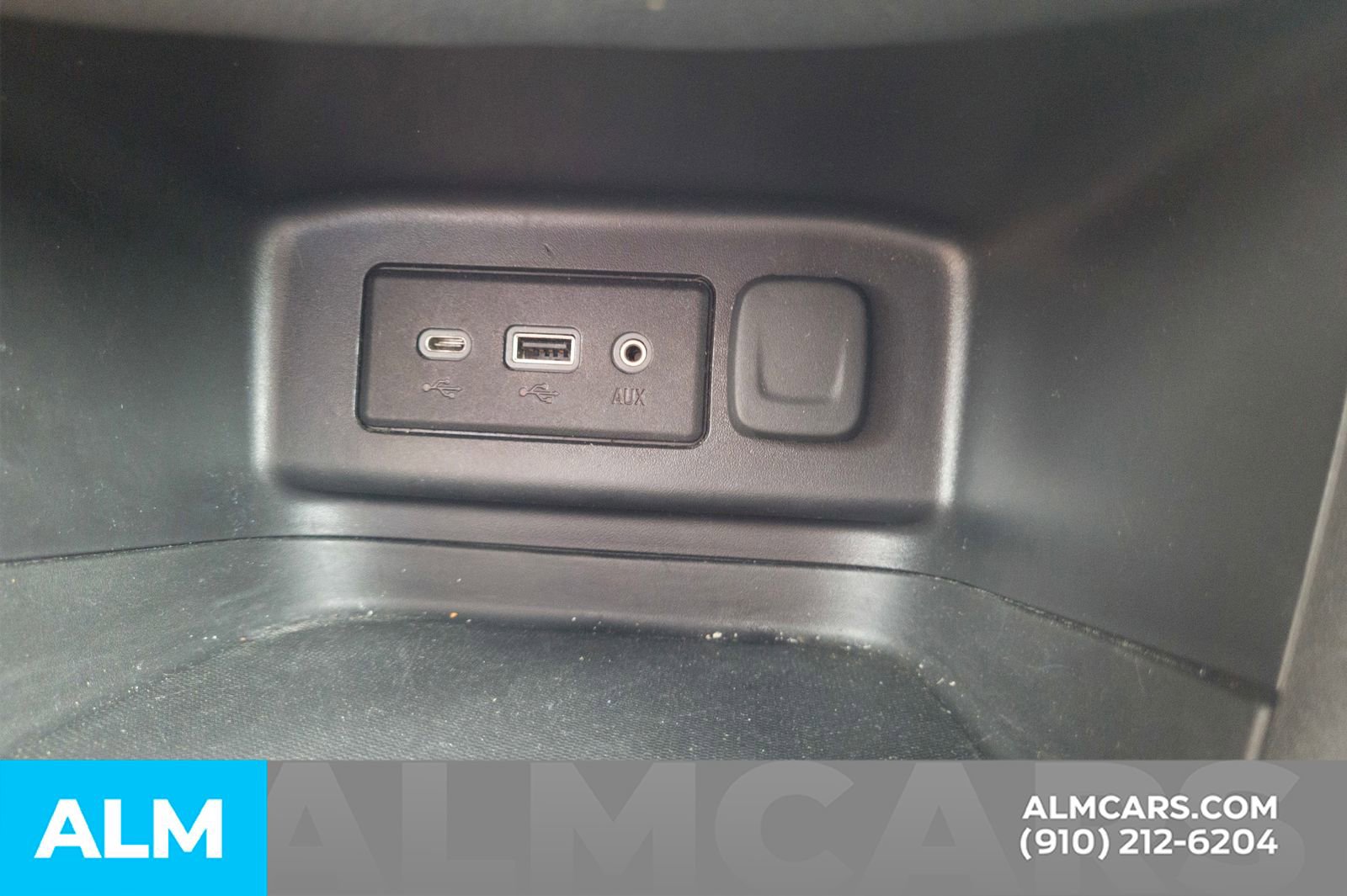 Used 2024 Chevrolet Equinox LT FWD image 29