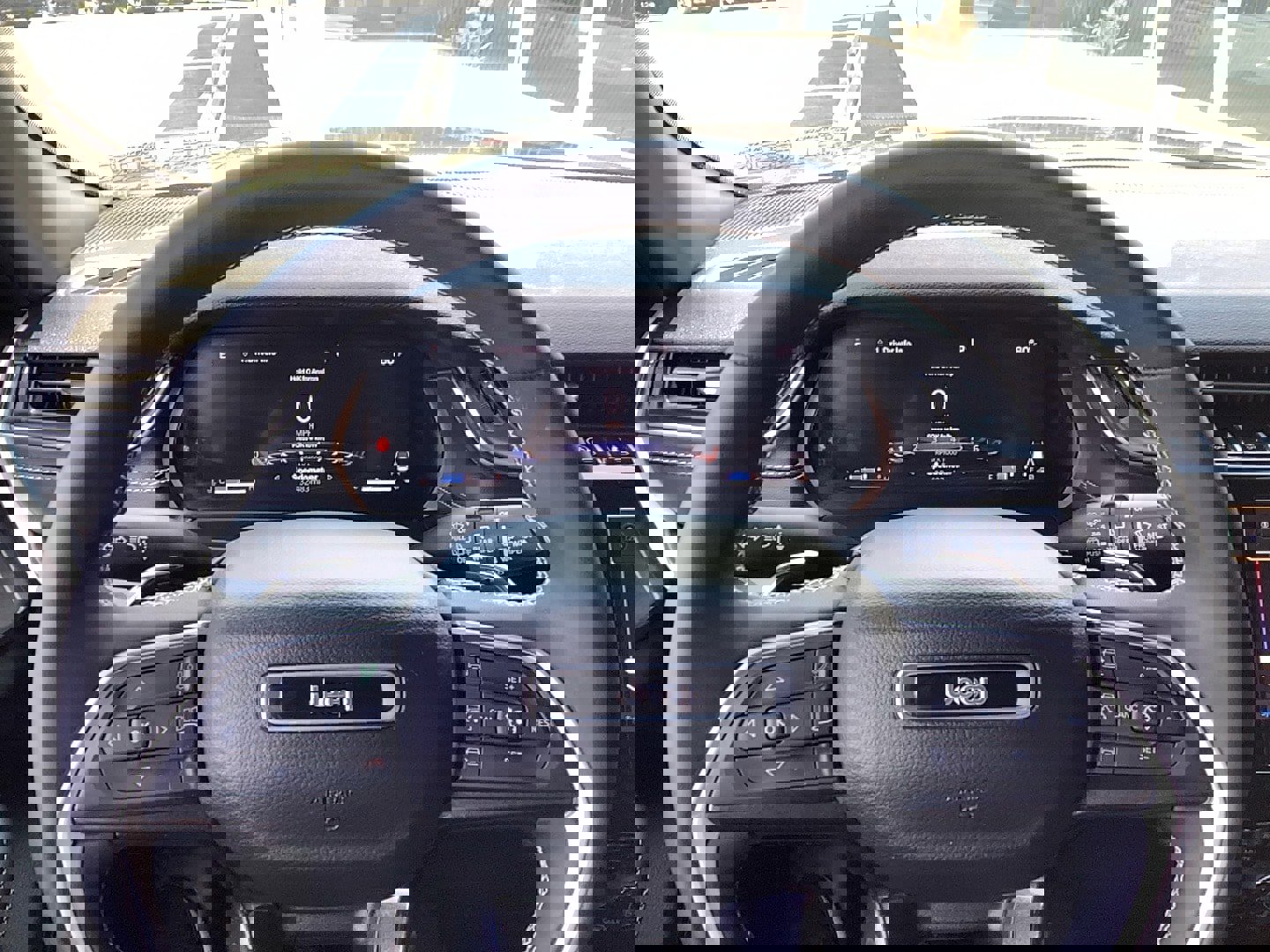 Certified 2023 Jeep Grand Cherokee Altitude image 12