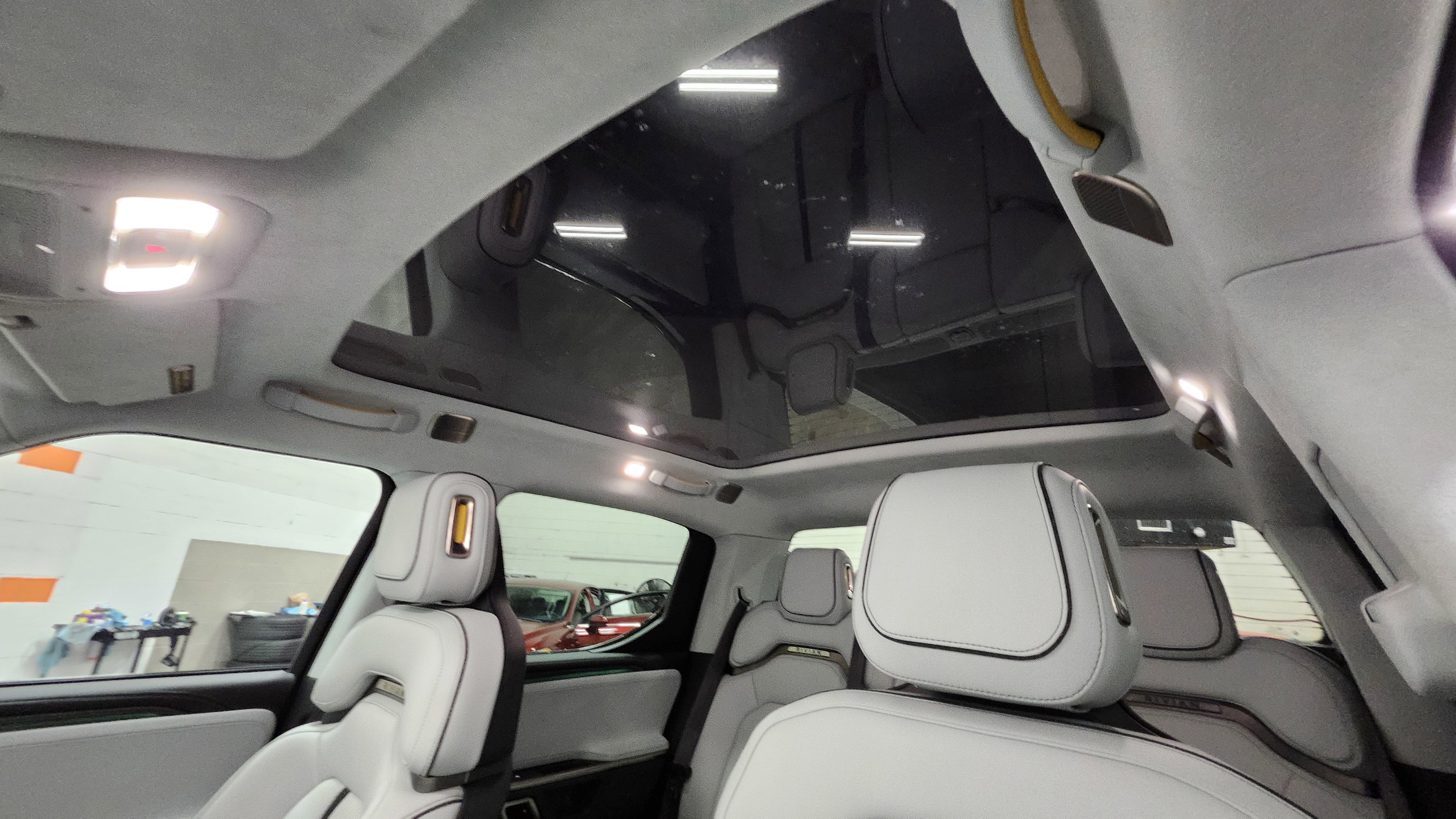 Used 2023 Rivian R1T Adventure image 29