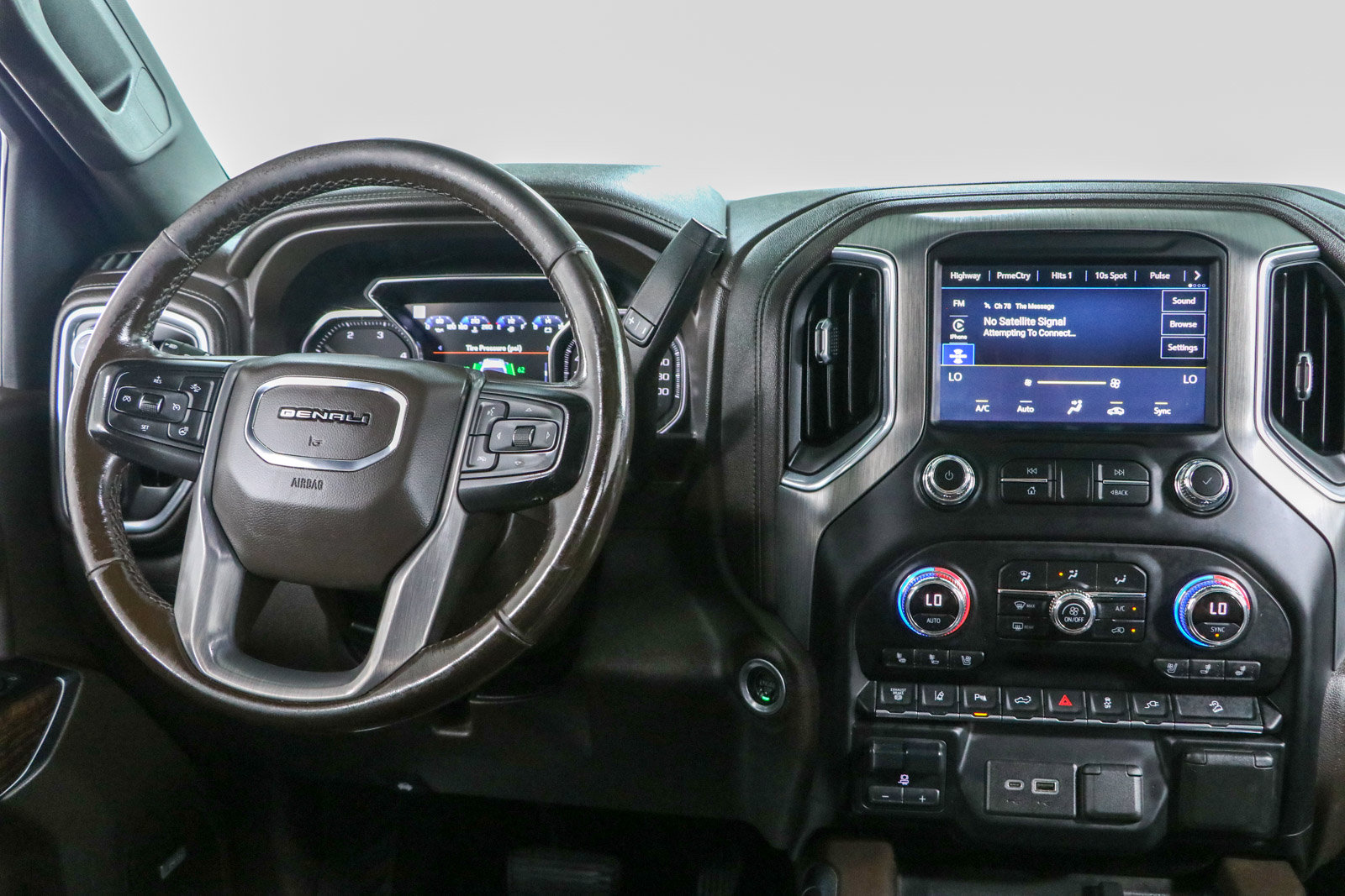 Used 2021 GMC Sierra 2500 Denali w/ Denali Ultimate Package AWD/4WD image 18
