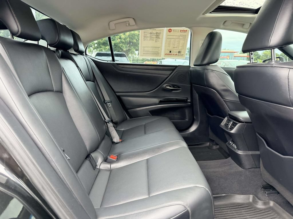 Used 2024 Lexus ES 350 w/ Premium Package FWD image 10