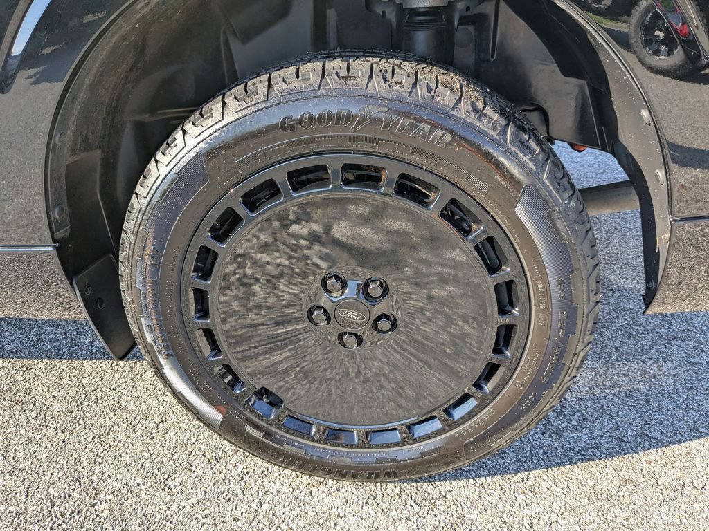 Used 2025 Ford Maverick Lobo AWD/4WD image 15