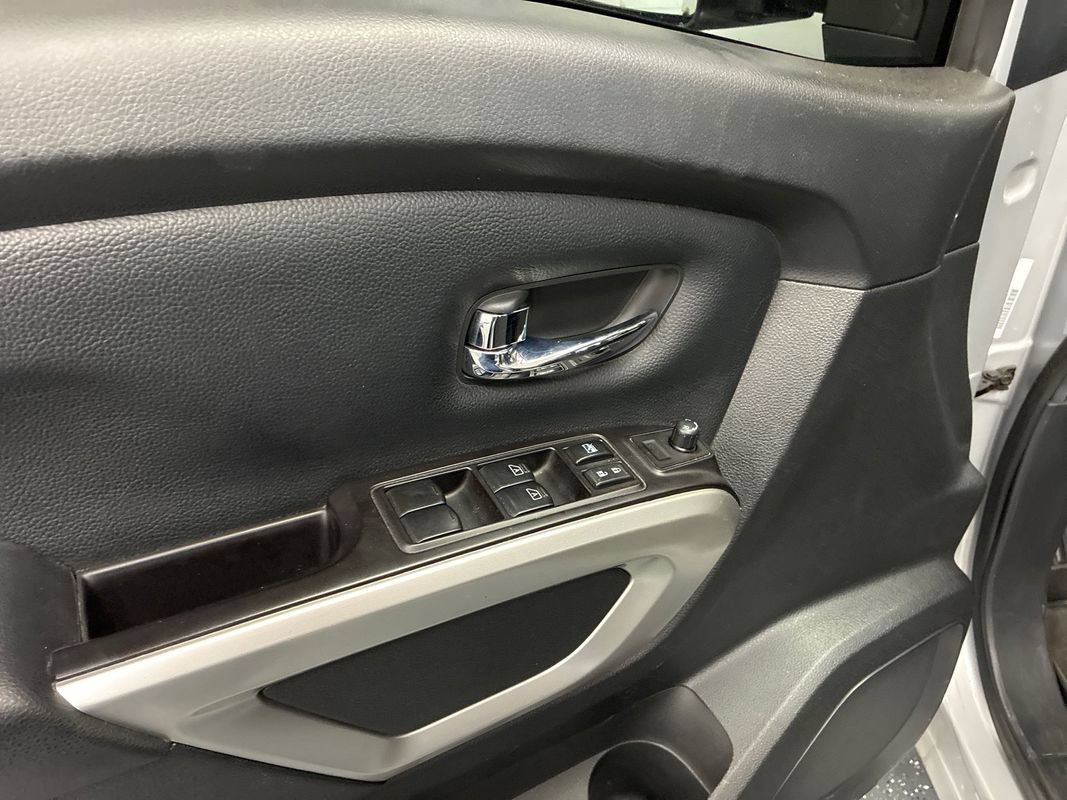Used 2020 Nissan Titan SV w/ SV Convenience Package AWD/4WD image 10