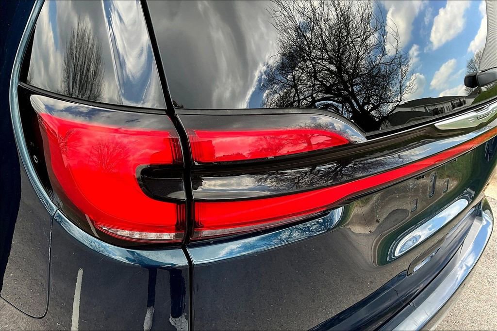 Used 2023 Chrysler Pacifica Touring-L FWD image 22